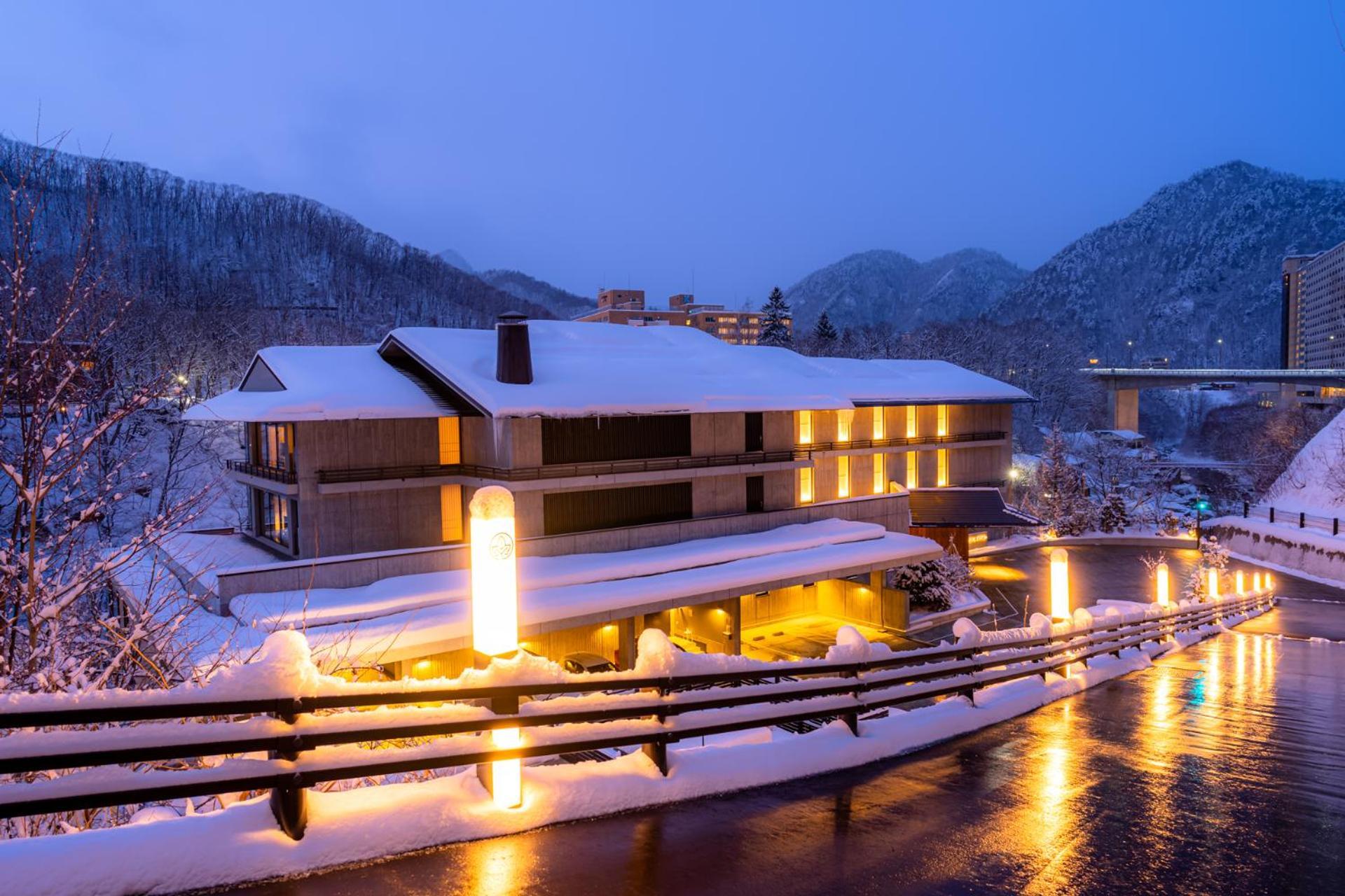 Chalet Ivy Jozankei Hotel Sapporo Exterior photo